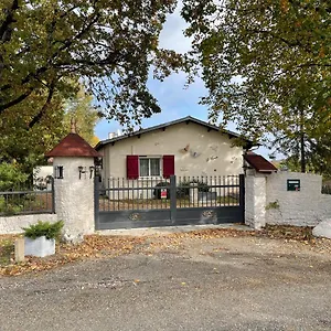 Maison d'hôtes Le Paradis, Pern